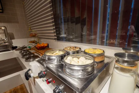 Jingshikong E-Sports Hotel (Yiyang Shangye Buxingjie) Отели в г. Иян