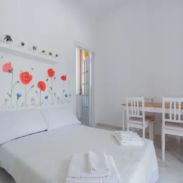 Casa Bianca Bnb,Big Terrace,10 Min Airport Beaches