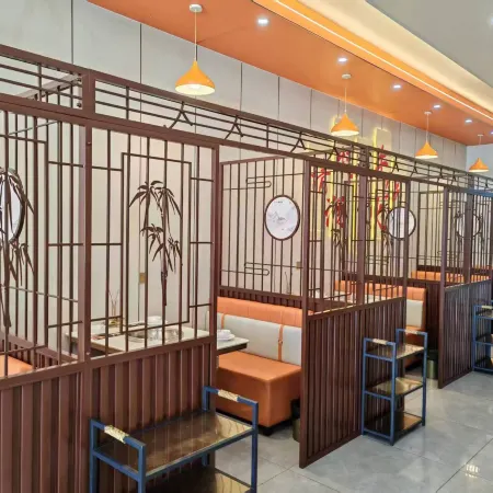Vienna Hotel (Ruoergai County National Highway 213 Branch)