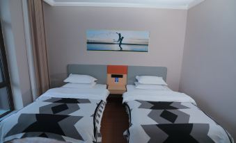 Jinghu Cloud Homestay (Sayram Lake Visitor Center)