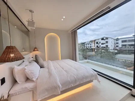 Danxiashan Yinshanju Homestay Отели рядом с достопримечательностью «Danxia Mountain Tourist Scenic Area - Outer Mountain Gate Station»