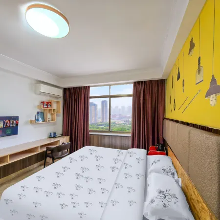 Moke Hotel