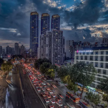 Echarm Hotel( Nanzhou Subway Station Pazhou International Convention and Exhibition Center Branch) Отели рядом с достопримечательностью «Стадион «Яньцзыган»»