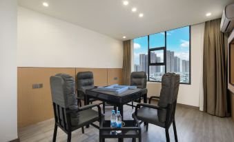Whale Time E-Sports Hotel