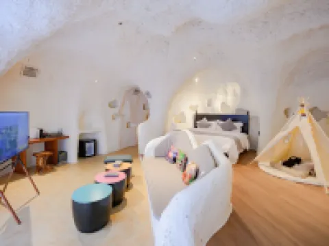 Three Gorges giraffe Park's Hotel Hotels in Yidu