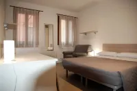 أوتل لوجانو توريتا