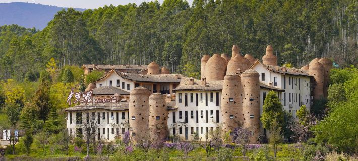 Dongfengyun Niuduoluo Music Castle Hotel Hotels in Mile