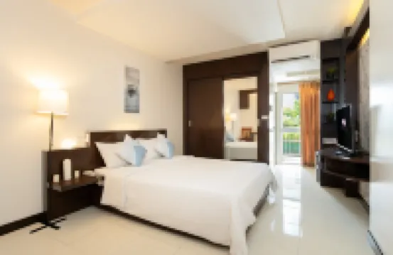 辛斯里-拉拋130號 Express Carpet & Decor附近的飯店