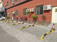 7Days Inn Hotel (Yingkou Gaizhou Railway Station Square) - parking