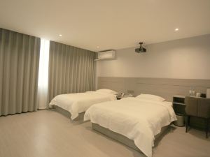Enshi Wenlong Hotel (Railway Station)