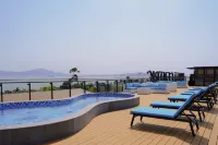 Hyatt Centric Ocean Front Xiamen - สระว่ายน้ำแบบอินฟินิตี้
