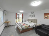 Fengyin Xuan Movie Homestay (Fuzhou South Railway Station)
