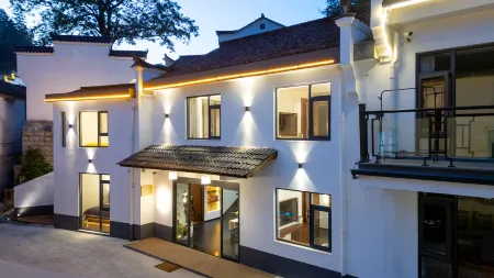 Jiuhuashan Ruyi Homestay (huachengsi branch) Отели рядом с достопримечательностью «Baisui Palace»