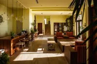 Oasis Hotel