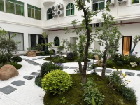 Fuyu Hotel (China No.1 Beach)