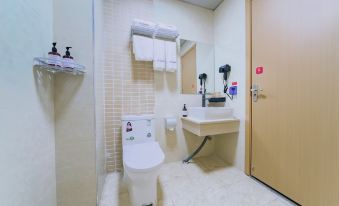 Junyi Chain Hotel (Yudu Longzheng Plaza)