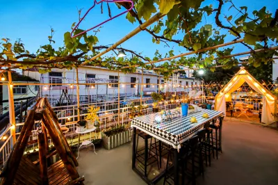 Putao Li Homestay Hotel a Central Beach.Laohushi Park