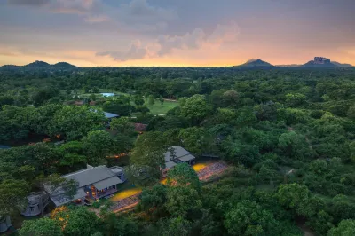 Ayugiri Ayurveda Wellness Resort Sigiriya Các khách sạn gần Inamaluwa Isipathanarama Viharaya