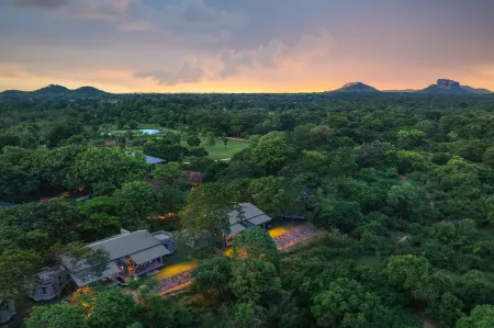 Ayugiri Ayurveda Wellness Resort Sigiriya Отели рядом с достопримечательностью «Пофемс Арборетум»