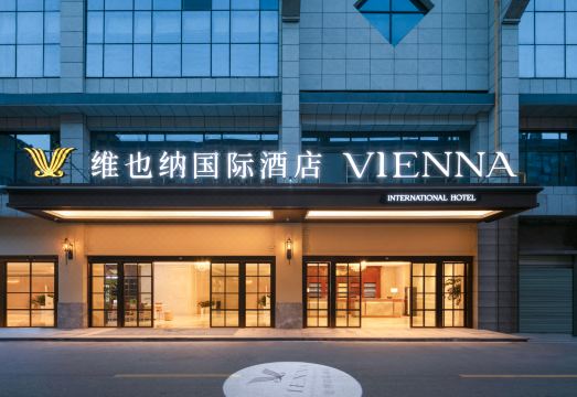 호텔 조식 뷔페 이미지