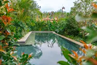 Chimelong Giraffe Castle - Hot Springs