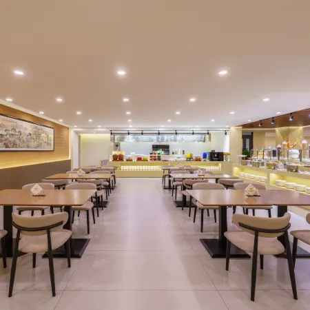 Taoli Liushu Hotel