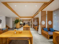 Rans Insan (Libo Xiaoqikong East Gate)