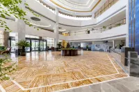 Shi Ji Yuan Hotel - parking