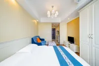 Cloud top Clear Clouds · Seaview Boutique Stay (Zhongshan Square Metro Station Branch)