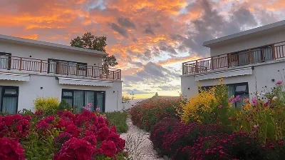 Yuanye Guesthouse Hotels in Tekes
