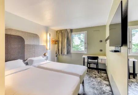 B&B Hotel Montpellier Sud Lattes Отели в г. Лат