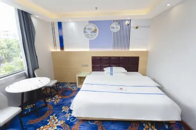 Yunfu Yifeng Hotel