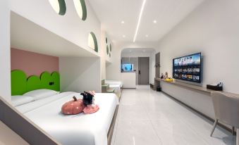 Hutongli Homestay (Henan Baoquan Tourism Resort Area)