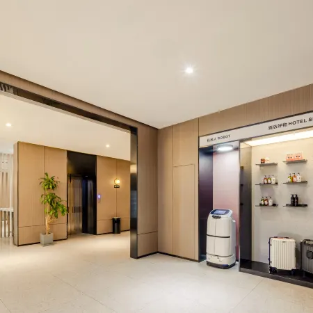 Borrman Hotel (Beihai Beibu Gulf Plaza Old Street)