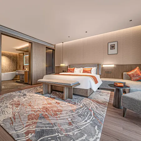 Longhai Silk Road Holiday Hotel