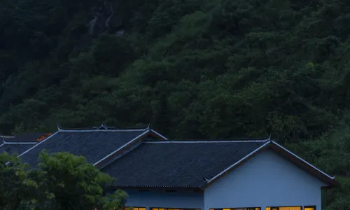 張家界故嶼遠方