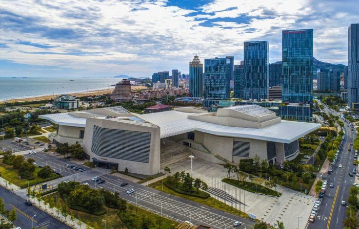 Hai Tian Grand Theatre Hotel