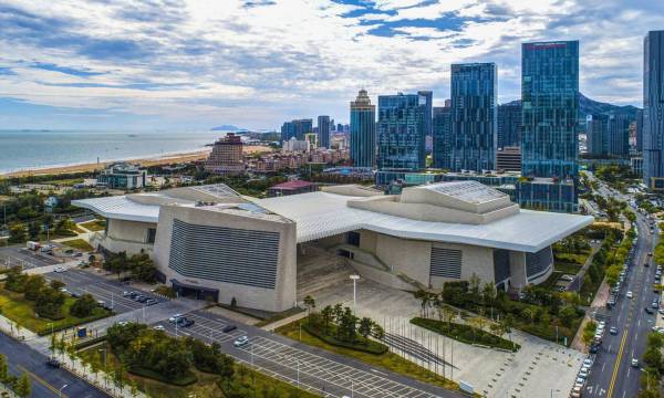 Hai Tian Grand Theatre Hotel