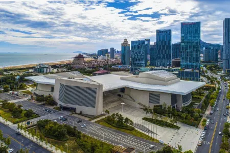 Hai Tian Grand Theatre Hotel Отели рядом с достопримечательностью «Ocean University of China Laoshan Campus»