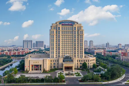 Dongying Hotel Отели рядом с достопримечательностью «Huanghe Sanjiaozhou Zoo»