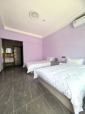 Heqian Yuexia Homestay Hotels near Yi Li He Da Qiao