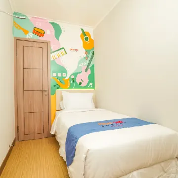 Front One Budget Bekasi Hotels near Funworld