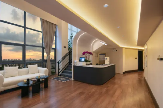 Meisu Yijia Smart Hotel (Changsha High-speed Railway South Station Wujian Tianjie)