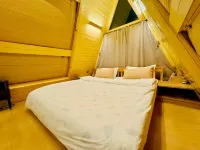 雞澤詩經文化園星空木屋 Hôtels à : Quzhou