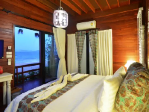 เดอะ บลูสกาย รีสอร์ท เกาะพยาม โรงแรมในเกาะพยาม