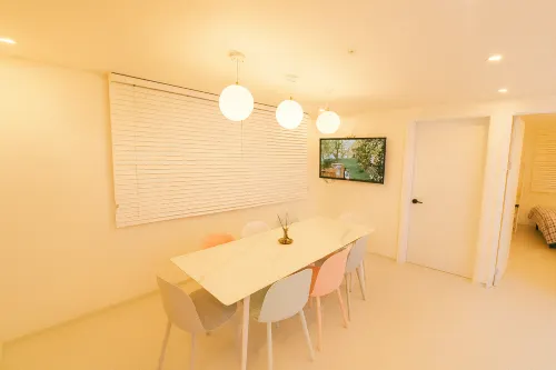 Mapo 3room, 10people, 3 minutes DMC subway