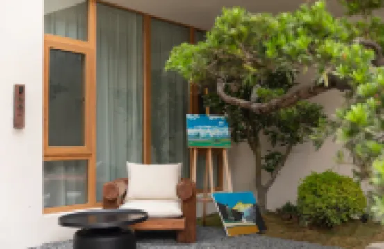 雲隠山荘・Snowland Zen Retreat雪域禅舎（香格里拉独克宗古城）