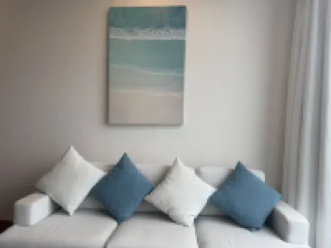 À La Carte Ha Long Bay Hotel