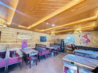 Adherent · Fire Fox | Mountain House Light Luxury Vacation Homestay (Kanas)