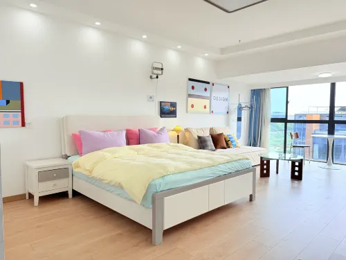 Sunset Homestay (Government Affairs Center Light Rail Station)